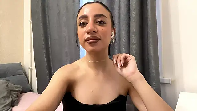 AngellaBarbini online show from April 2026 01:09:02 PM