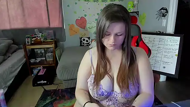 DelilaFields2 online show from May 2026 07:42:02 PM