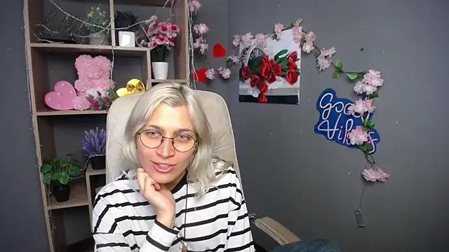 RubyDaviss online show from May 2026 12:02:01 PM