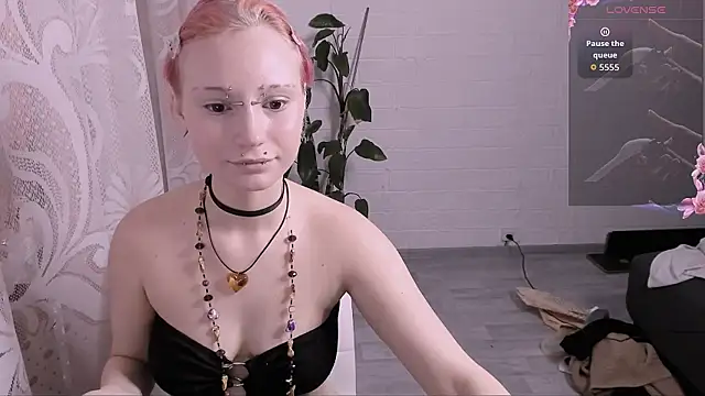 Snapshot of VikaViktoria chatting on June 2026 05:40:02 PM VikaViktoria online show from June 2026 05:40:02 PM