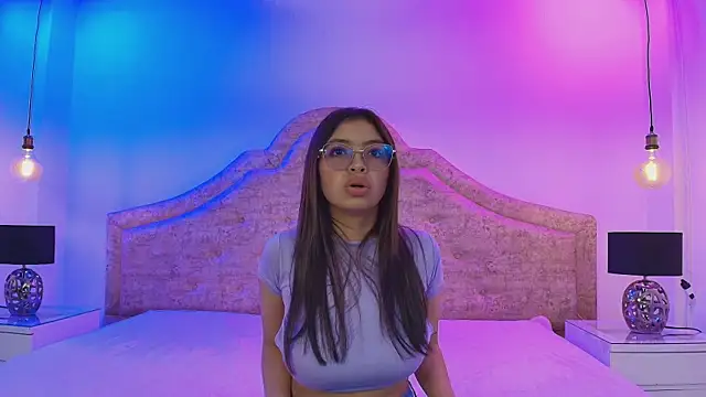 SamaraVale online show from April 2026 08:55:01 PM