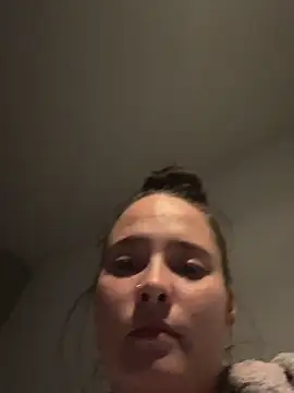 Snapshot of Poppylooloo chatting on May 2026 08:02:02 PM Poppylooloo online show from May 2026 08:02:02 PM