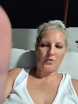 Divineblond online show from June 2026 11:05:01 PM