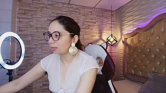 Snapshot of stephaniesun_ chatting on April 2026 01:20:01 PM stephaniesun online show from April 2026 01:20:01 PM