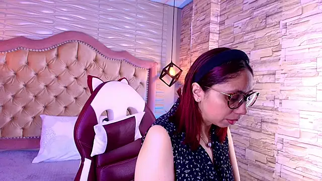Snapshot of stephaniesun_ chatting on July 2026 12:44:01 PM stephaniesun online show from July 2026 12:44:01 PM