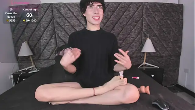 DemonFoxx online show from June 2026 12:27:01 PM