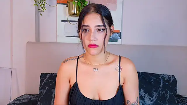 Snapshot of CuteWofy_ chatting on May 2026 07:08:01 PM CuteWofy online show from May 2026 07:08:01 PM