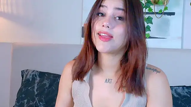 Snapshot of CuteWofy_ chatting on June 2026 11:46:02 AM CuteWofy online show from June 2026 11:46:02 AM
