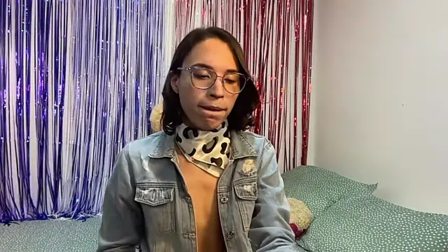 Snapshot of LONDON_ROSE chatting on July 2026 09:28:02 PM LONDON ROSE online show from July 2026 09:28:02 PM
