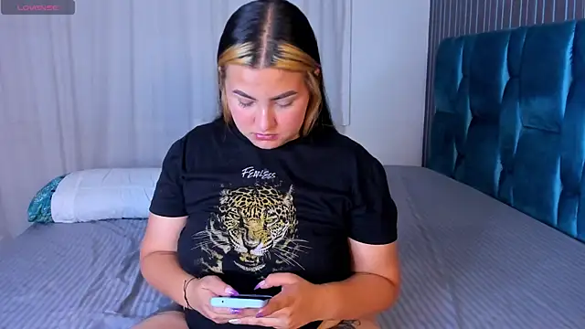 Snapshot of SabrinaMaddox chatting on May 2026 01:07:02 PM SabrinaMaddox online show from May 2026 01:07:02 PM