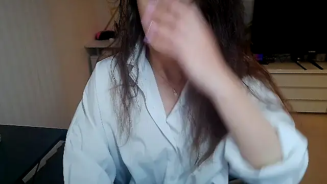 khalessi13 online show from May 2026 09:33:02 PM