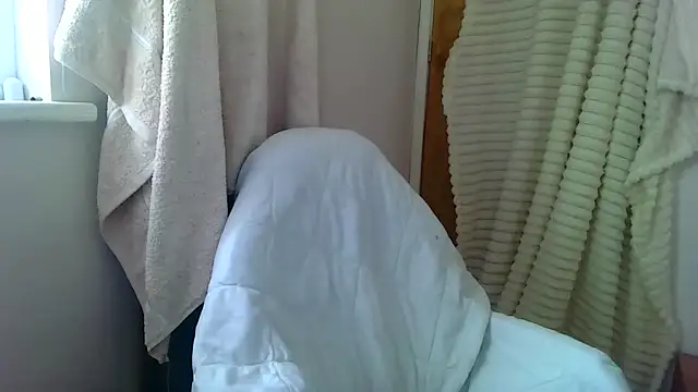 Snapshot of maskedilf chatting on May 2026 07:08:02 PM maskedilf online show from May 2026 07:08:02 PM