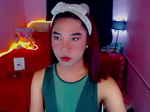 Snapshot of URsexyLylia chatting on May 2026 07:19:02 PM URsexyLylia online show from May 2026 07:19:02 PM