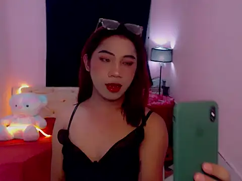 Snapshot of URsexyLylia chatting on June 2026 05:37:02 PM URsexyLylia online show from June 2026 05:37:02 PM