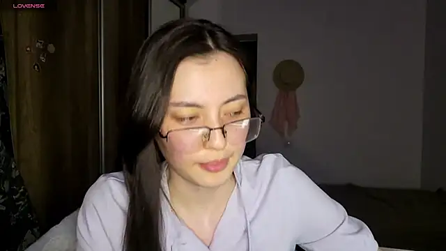 Snapshot of AshleyTropiano chatting on June 2026 04:34:02 PM AshleyTropiano online show from June 2026 04:34:02 PM