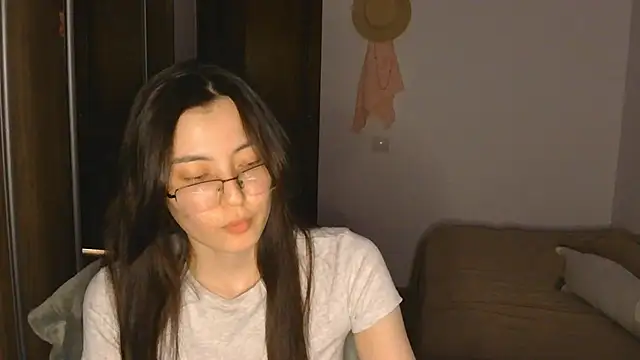 Snapshot of AshleyTropiano chatting on June 2026 04:27:02 PM AshleyTropiano online show from June 2026 04:27:02 PM