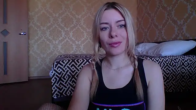 Softy Aura  online show from May 2026 09:06:02 AM