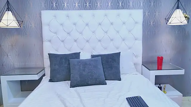 CarolineOlsen online show from June 2026 04:18:02 AM