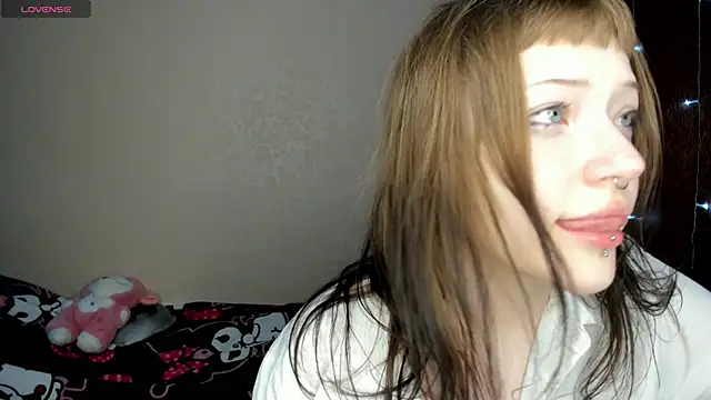 urmelodyy online show from May 2026 10:04:02 PM
