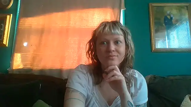 RosieSwitchBitch online show from June 2026 11:05:01 AM