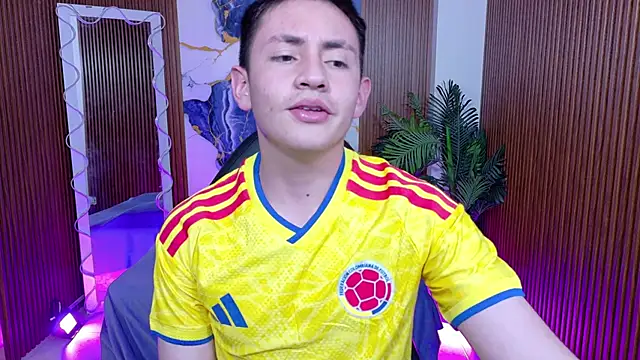 Snapshot of Andres_Tay chatting on May 2026 02:53:01 AM Andres Tay online show from May 2026 02:53:01 AM