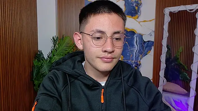 Snapshot of Andres_Tay chatting on June 2026 02:44:02 AM Andres Tay online show from June 2026 02:44:02 AM