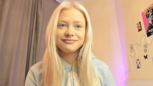 Snapshot of MidnightPoise chatting on June 2026 05:07:01 AM MidnightPoise online show from June 2026 05:07:01 AM