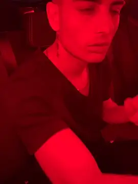 Snapshot of Milanese22 chatting on April 2026 06:47:02 PM Milanese22 online show from April 2026 06:47:02 PM