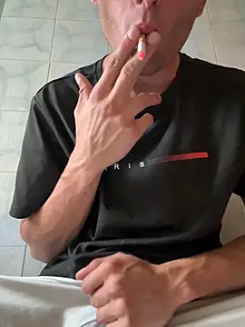 Snapshot of Milanese22 chatting on June 2026 04:18:02 PM Milanese22 online show from June 2026 04:18:02 PM