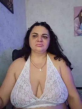 Snapshot of -CUTE-EVVIL- chatting on June 2026 06:44:01 PM -CUTE-EVVIL- online show from June 2026 06:44:01 PM