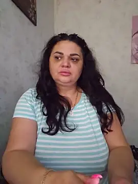 Snapshot of -CUTE-EVVIL- chatting on June 2026 07:02:02 PM -CUTE-EVVIL- online show from June 2026 07:02:02 PM