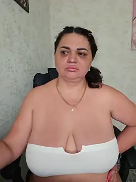 Snapshot of -CUTE-EVVIL- chatting on July 2026 07:04:01 AM -CUTE-EVVIL- online show from July 2026 07:04:01 AM