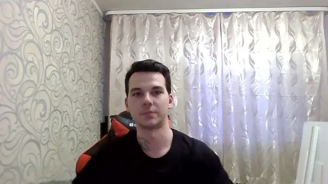 gwinbladee online show from April 2026 11:07:01 PM