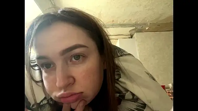 Snapshot of Chloooee chatting on May 2026 06:07:02 AM Chloooee online show from May 2026 06:07:02 AM