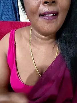 Snapshot of Sunitha-tamilponu chatting on June 2026 03:33:01 PM Sunitha-tamilponu online show from June 2026 03:33:01 PM