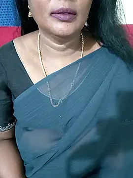 Snapshot of Sunitha-tamilponu chatting on June 2026 03:43:01 PM Sunitha-tamilponu online show from June 2026 03:43:01 PM