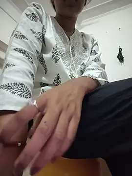 ESHA-LOVE online show from May 2026 11:17:01 AM