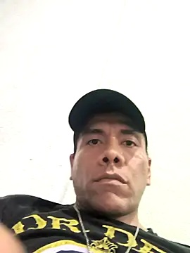 Snapshot of PipeBerea chatting on May 2026 12:37:01 AM PipeBerea online show from May 2026 12:37:01 AM