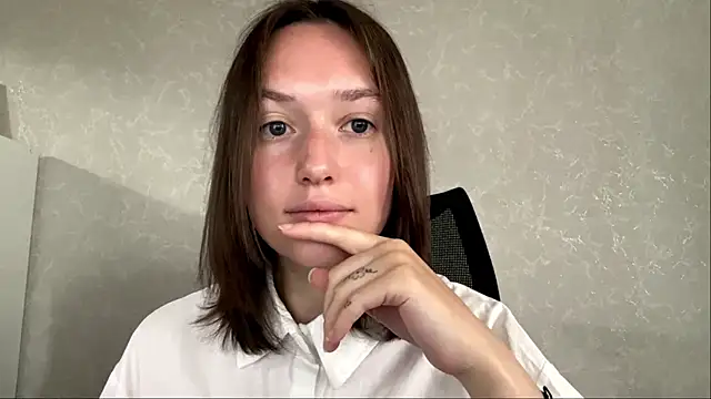 LisaSunrise online show from May 2026 01:14:02 AM