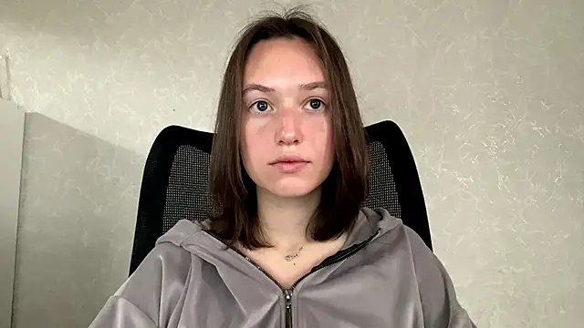 LisaSunrise online show from May 2026 01:14:02 AM