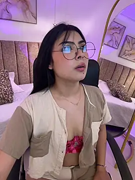Snapshot of SofiVelvet_ chatting on May 2026 06:23:02 PM SofiVelvet online show from May 2026 06:23:02 PM