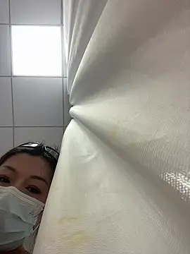 Snapshot of milkwine chatting on June 2026 02:33:01 PM milkwine online show from June 2026 02:33:01 PM