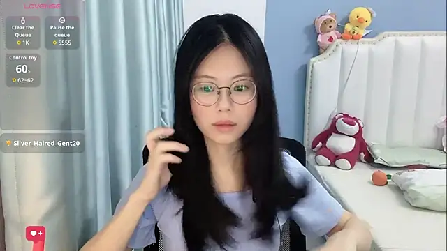 Luna-666 online show from May 2026 01:59:01 PM