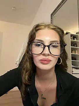 AmaraSpliss online show from April 2026 05:22:02 PM