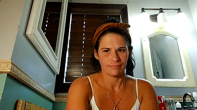 Snapshot of Vanessa_Valentine chatting on May 2026 03:07:02 PM Vanessa Valentine online show from May 2026 03:07:02 PM