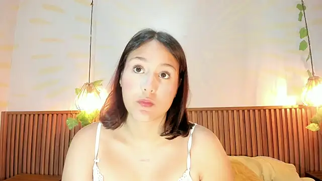 Snapshot of AmelieCooper chatting on May 2026 07:40:02 PM AmelieCooper online show from May 2026 07:40:02 PM