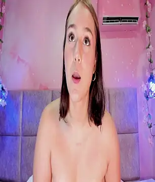 Snapshot of AmelieCooper chatting on June 2026 07:51:02 PM AmelieCooper online show from June 2026 07:51:02 PM