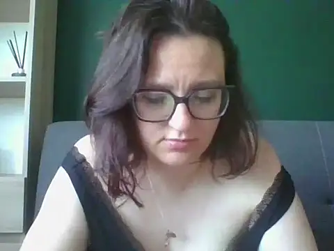 Snapshot of sensual_paris chatting on May 2026 05:25:03 AM sensual paris online show from May 2026 05:25:03 AM