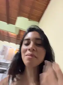 mia moonna online show from May 2026 01:55:01 AM