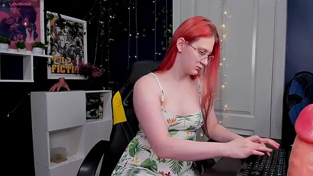 Snapshot of Queen_Milena chatting on July 2026 02:58:01 AM Queen Milena online show from July 2026 02:58:01 AM
